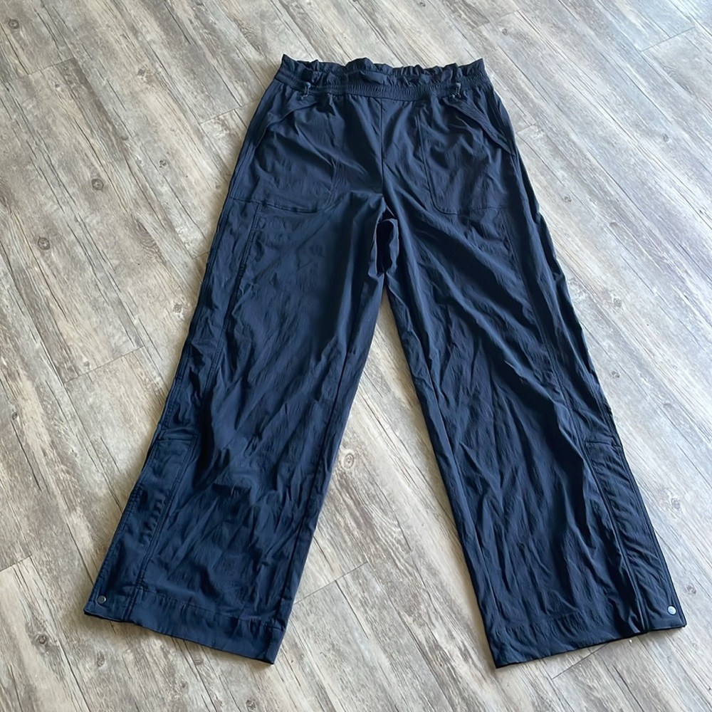 Athleta Trekkie High Rise Parachute Pant In Black - Picture 11 of 14